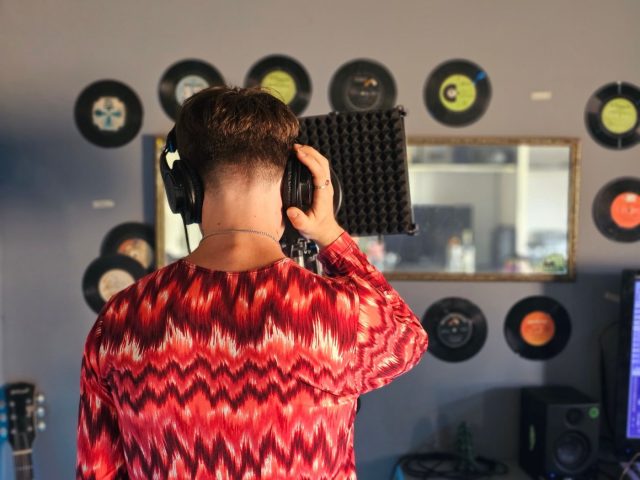 Labels indépendants pour artistes locaux : méthode et fiches
