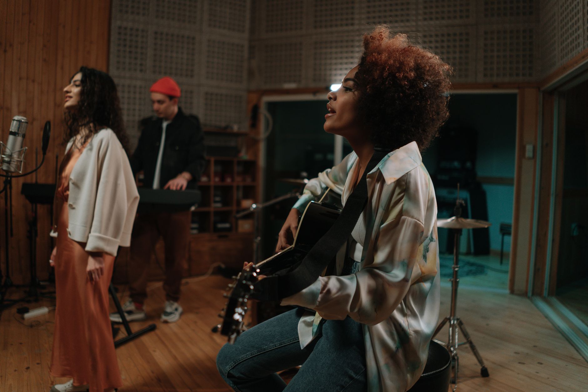 Meilleurs labels indépendants pour artistes émergents en France