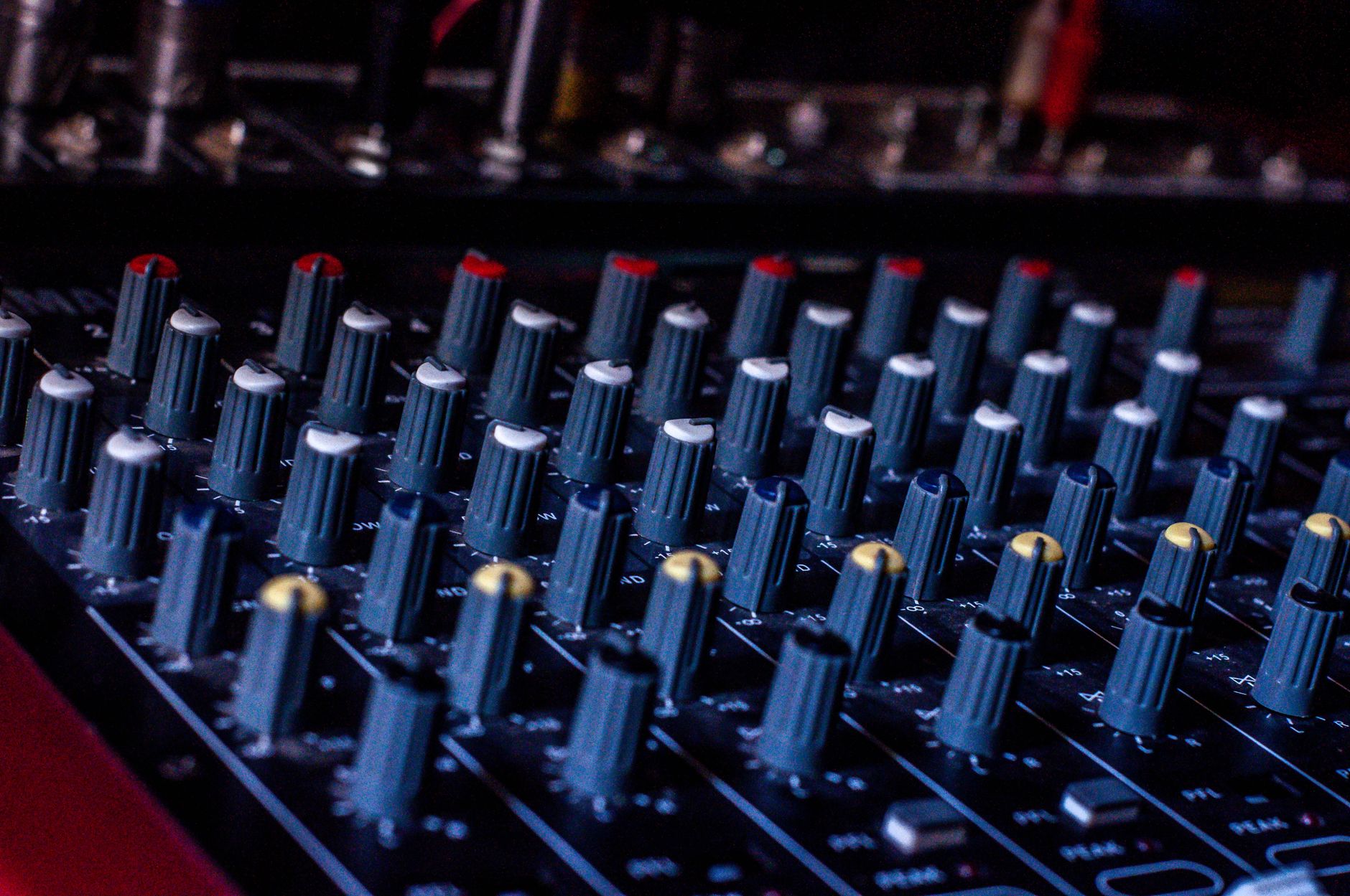 Focusrite ou Universal Audio : quelle interface choisir ?